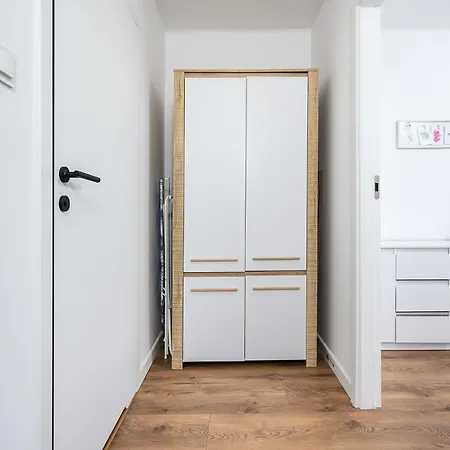 Shortstaypoland Jana Pawla B90 *