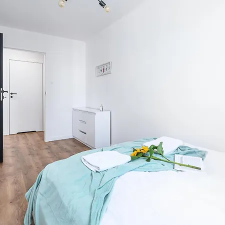 Shortstaypoland Jana Pawla B90 *